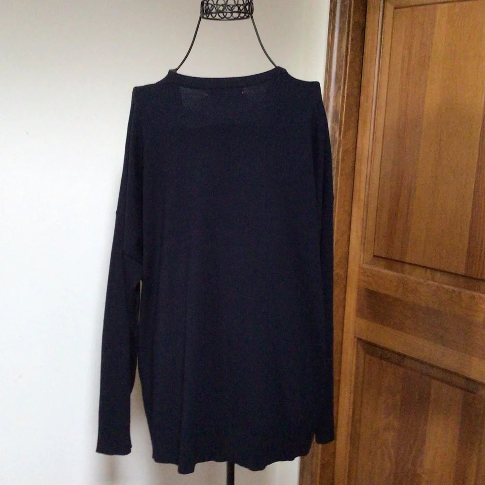 Workshop Navy Sweater, Large - Picture 4 of 6